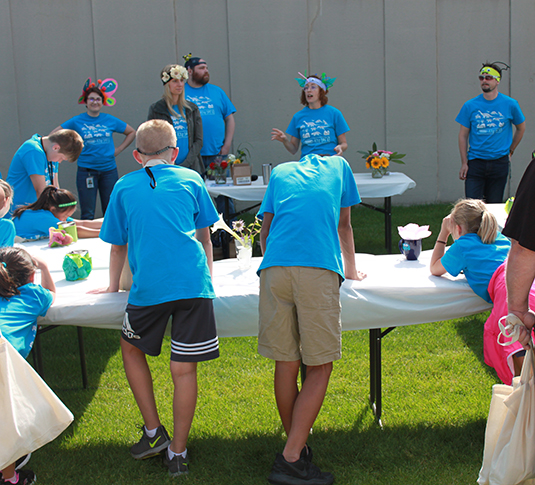 Children learning about pollinators at Tennant Kids Day Children learning about pollinators at Tennant Kids Day