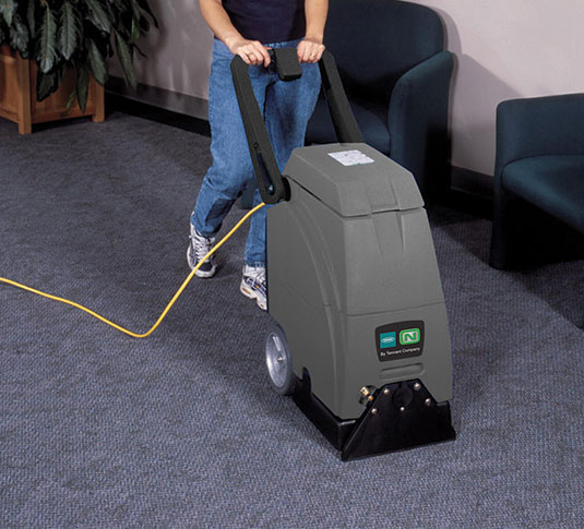 EX-SC-412 Extractor cleaning carpeted floor