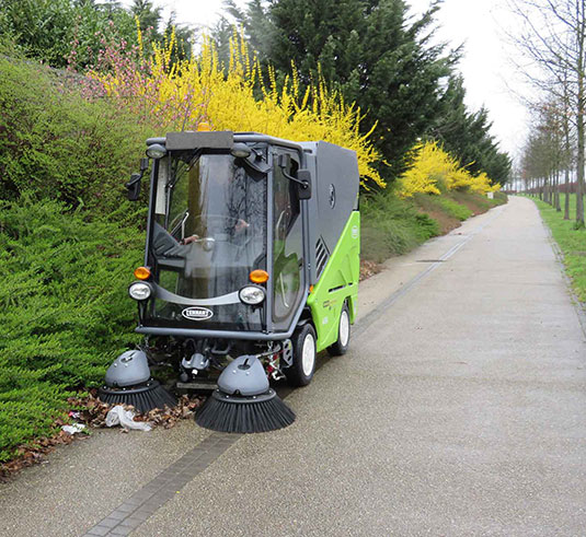 636 Green Machines Air Sweeper | Tennant Company