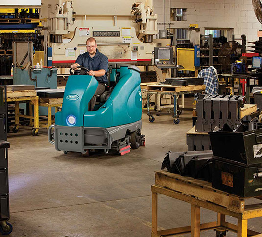 T16 Récureuse autoportée à batterie alt 11