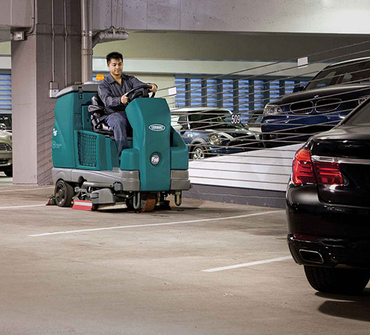 T16 Récureuse autoportée à batterie alt 12