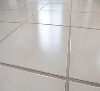 Un plancher en carrelage Un plancher en carrelage