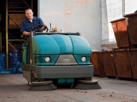 S20 Ride-on sweeper sweeping bulky debris at foundry S20 Ride-on sweeper sweeping bulky debris at foundry