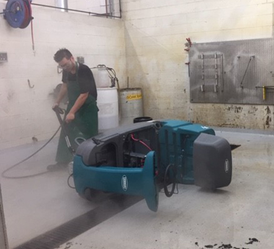 Used machine being reconditioned Used machine being reconditioned