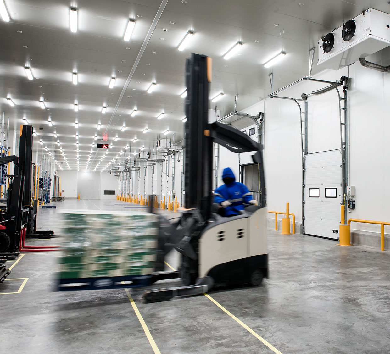 Tips for retaining distribution center employees Tips for retaining distribution center employees