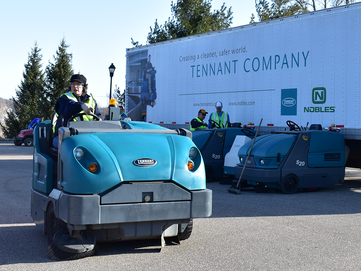 Tennant Employee using S30 Sweeper at Arboretum Tennant Employee using S30 Sweeper at Arboretum