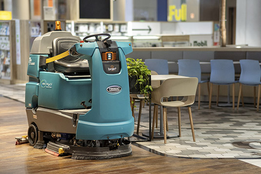 T7AMR Robotic Scrubber Cleaning the Resturant