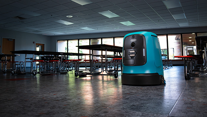 X2 ROVR SCRUB-schoonmaak in een school